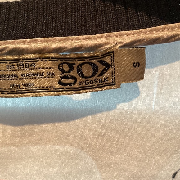 Go > - Picture 2 of 2